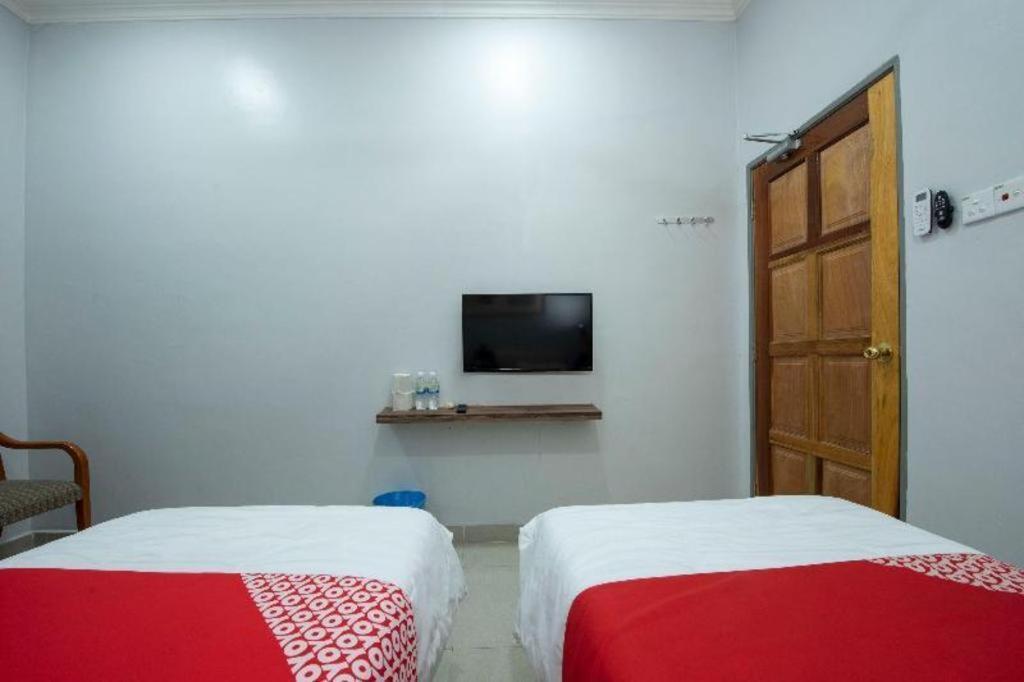 Oyo 90234 Sungai Rengit City Resort 2 Kampung Sungai Rengit Exterior foto